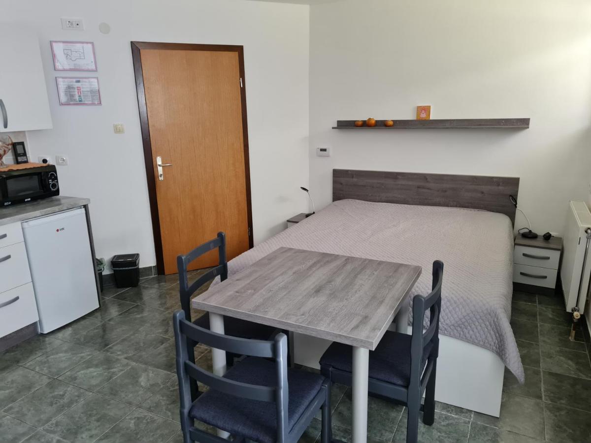 Apartma Jutersek 2+2 Libelice Экстерьер фото
